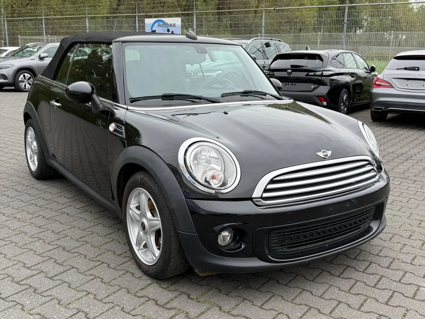 MINI Cooper Cabrio Cooper Always Open Chili/ SHZ/ DAB Zwart - 1