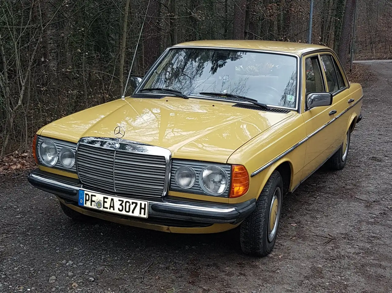 Mercedes-Benz 240