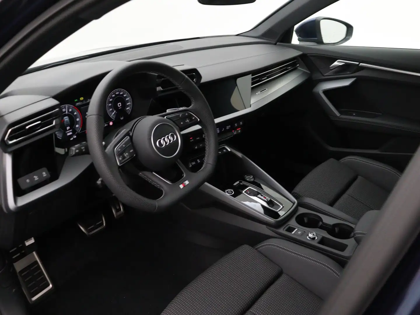 Audi A3 Sportback S edition 40 TFSI e 150 kW / 204 PK Blauw - 2