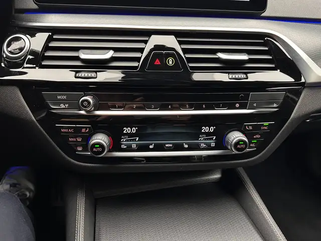 BMW 5 Series view 23