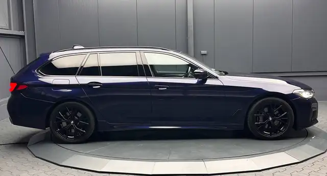 BMW 5 Series view 7