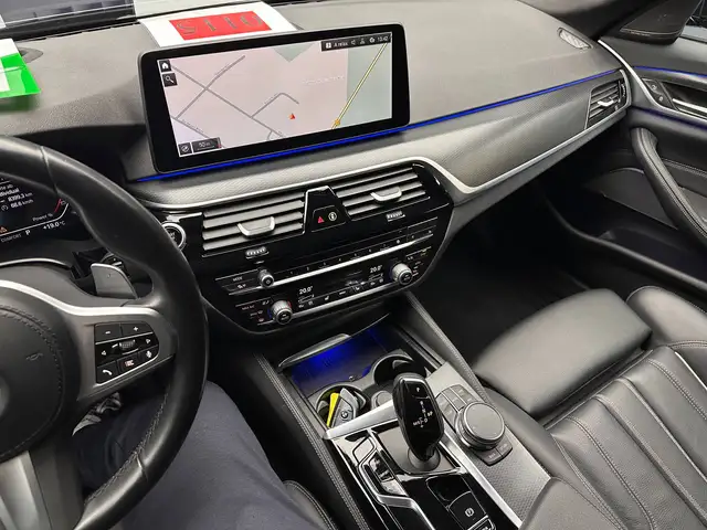 BMW 5 Series view 22