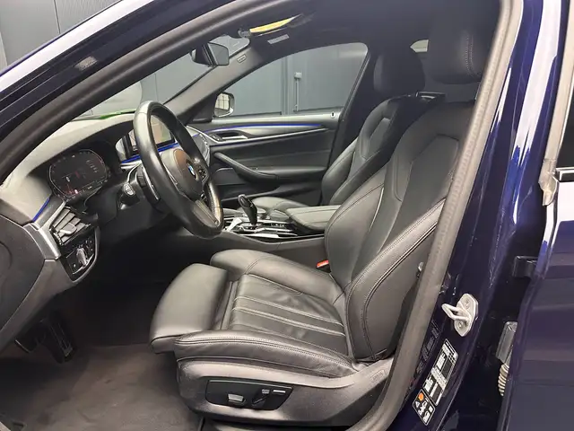 BMW 5 Series view 16