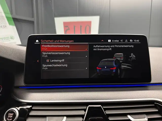 BMW 5 Series view 25