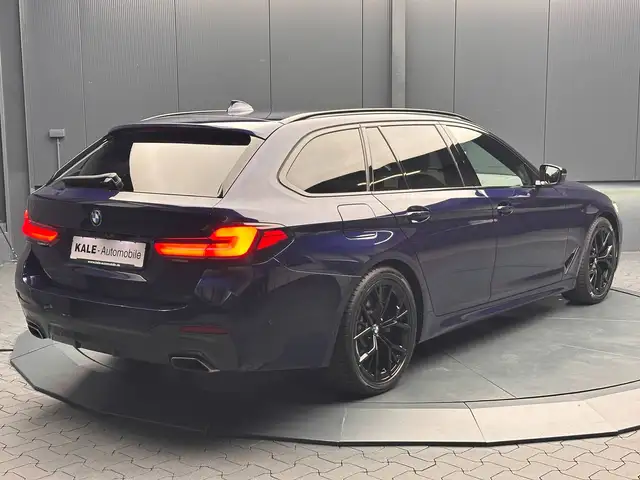 BMW 5 Series view 6