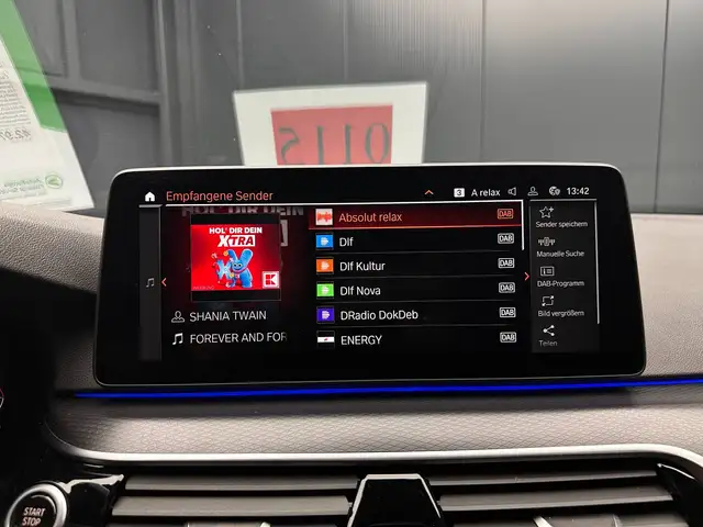 BMW 5 Series view 28