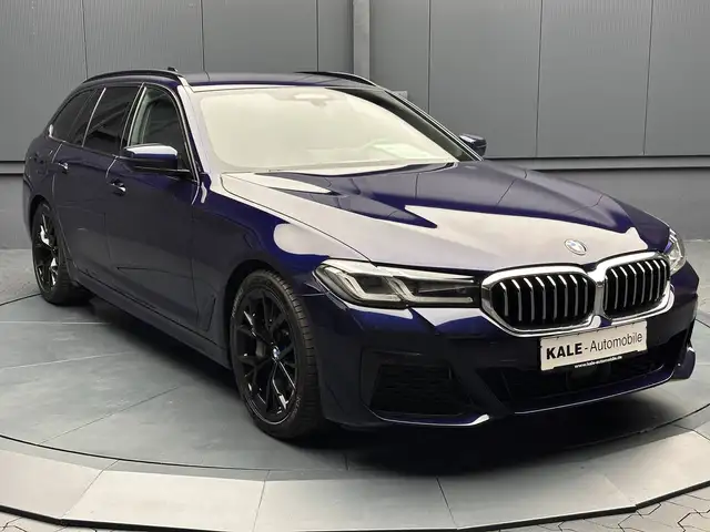 BMW 5 Series view 10