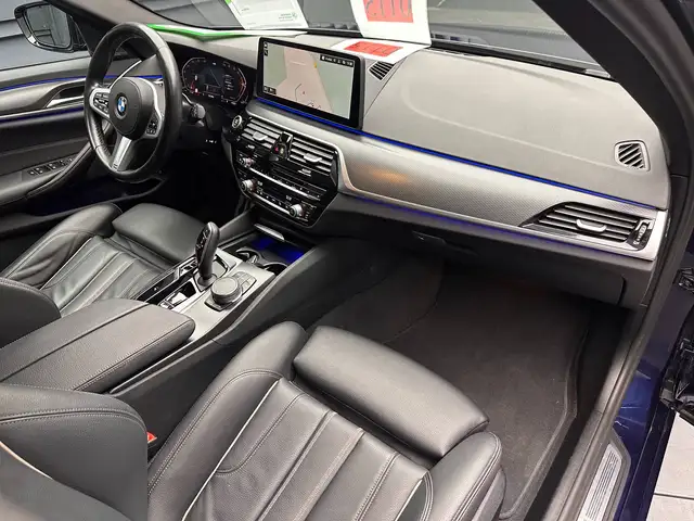 BMW 5 Series view 13