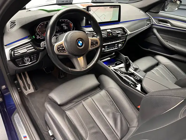 BMW 5 Series view 17