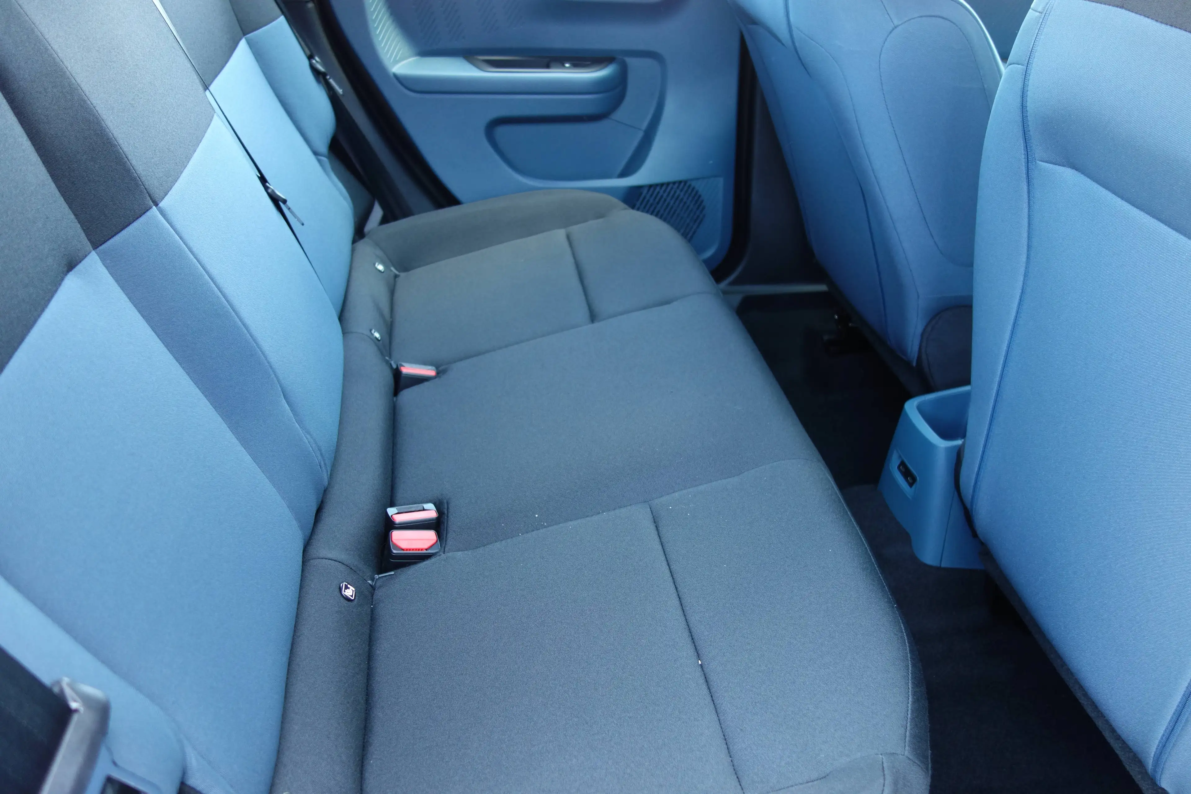 Fiat Grande Panda 1.2 Turbo 74 kW Icon *Tech Paket/PDC/RKF/NAVI/DAB* — photo 11