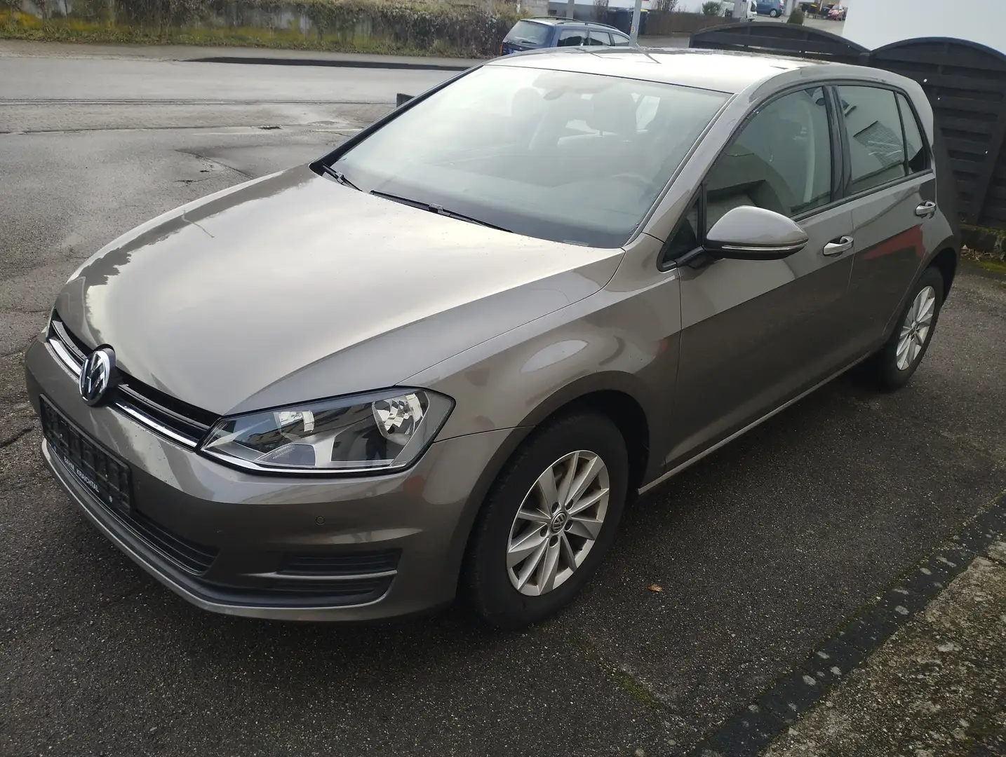 Volkswagen Golf 1.HAND/GARAGE/SCHECKHEFT - fast wie neu Beige - 2