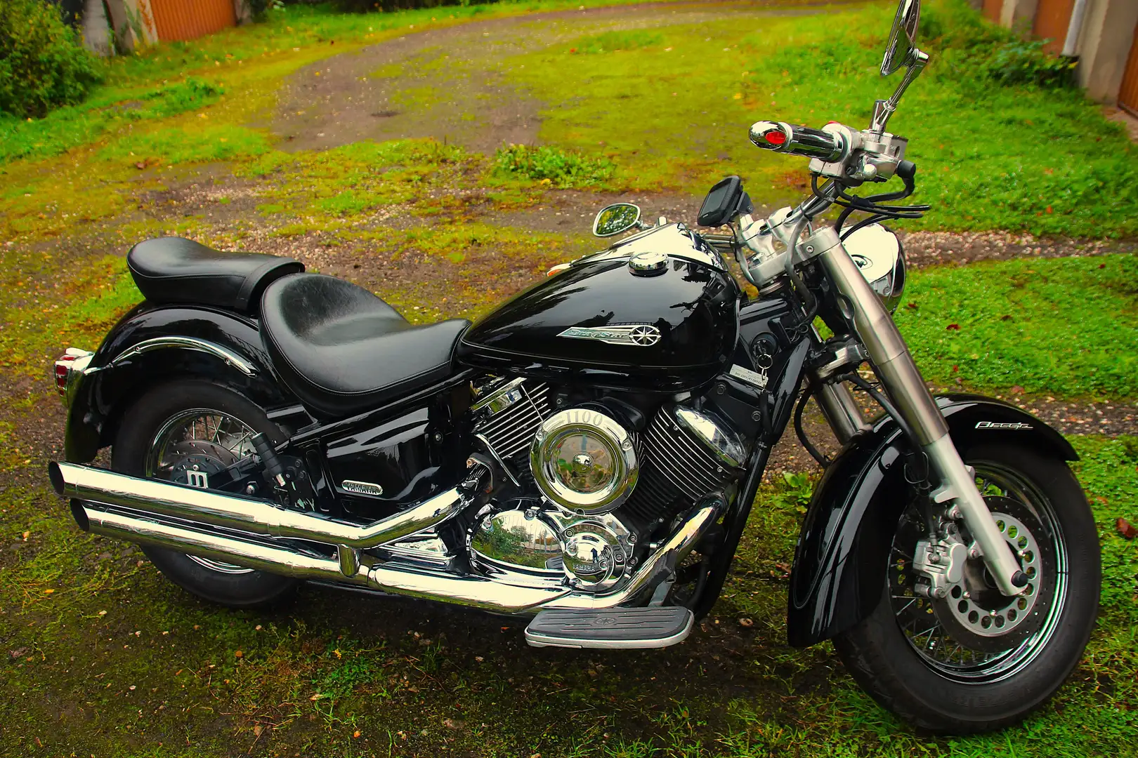 Yamaha XVS 1100 DragStar Negru - 1