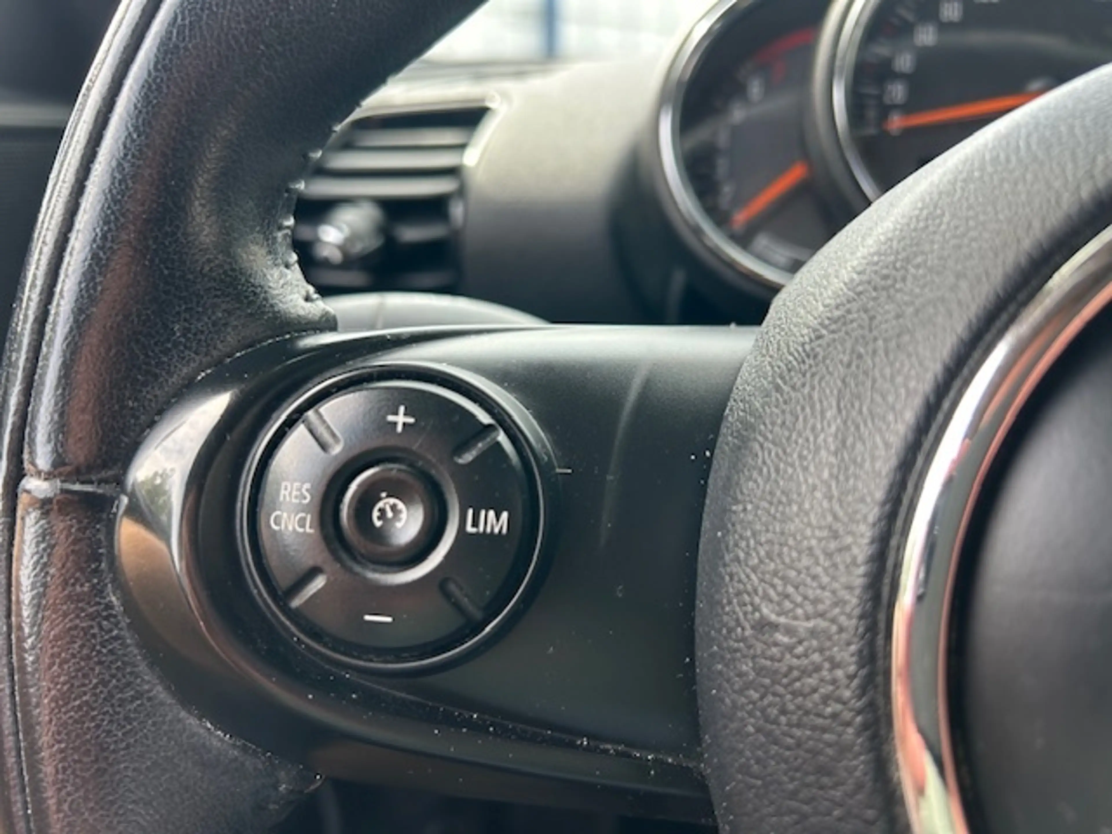 MINI One Clubman 1.5 Business NAVI CRUISE CLIMA BLUETH — photo 20