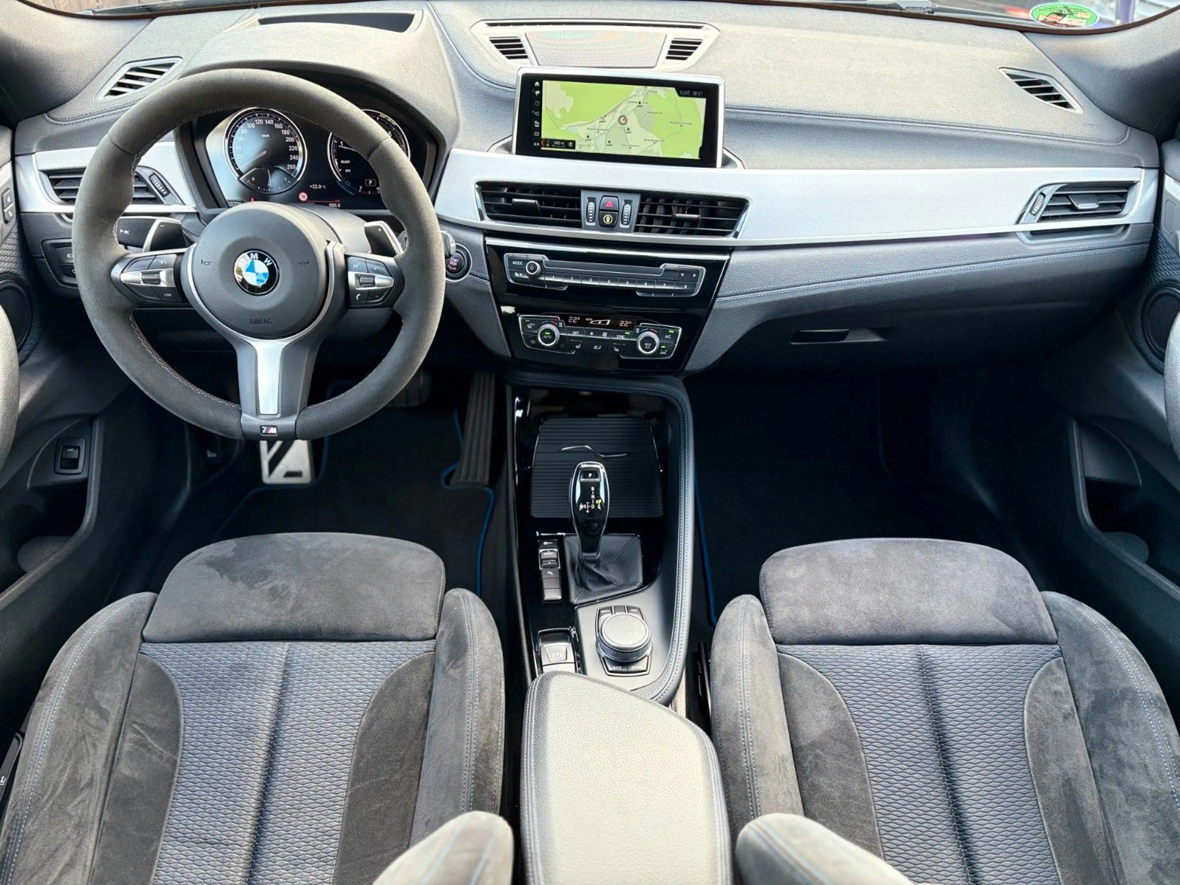BMW X2 sDrive 20 i M Sport Pano Kamera HUD 20 Zoll — photo 12