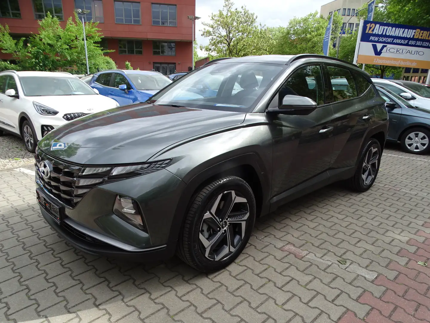 Hyundai TUCSON 1.6 Trend Plug-In Hybrid 4WD Šedá - 1