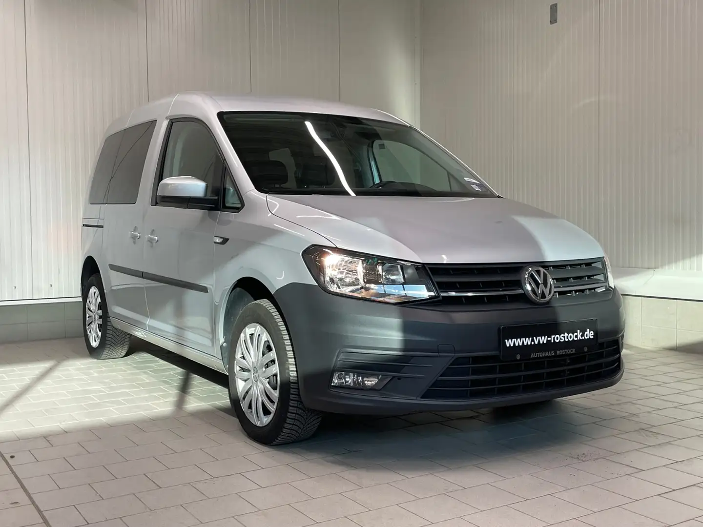 Volkswagen Caddy Trendline 2.0 TDI DSG STNDHZG NAVI Silber - 2