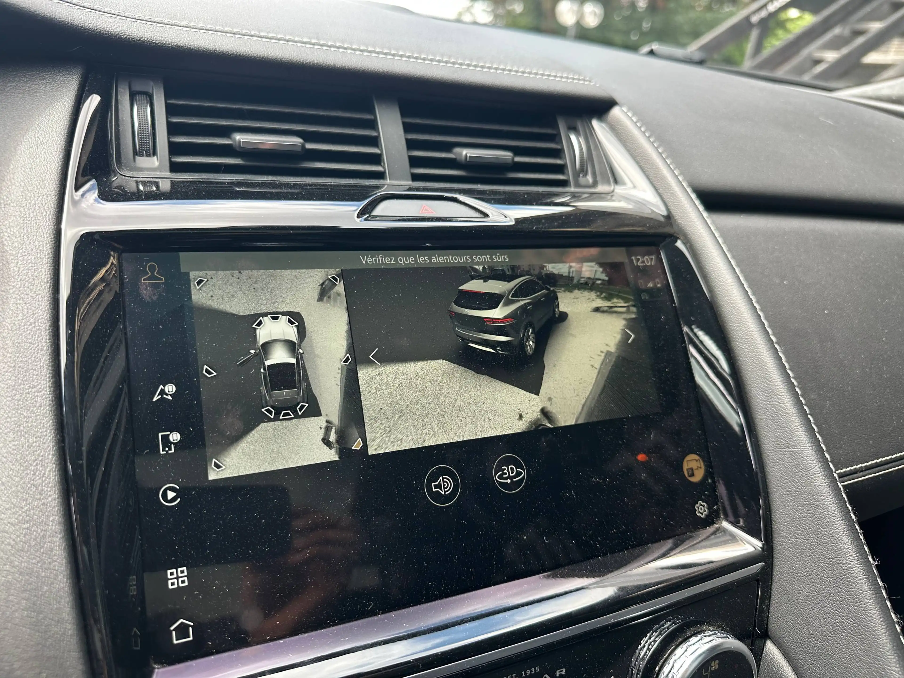 Jaguar E-Pace E-Pace 1.5 R-Dynamic — photo 15