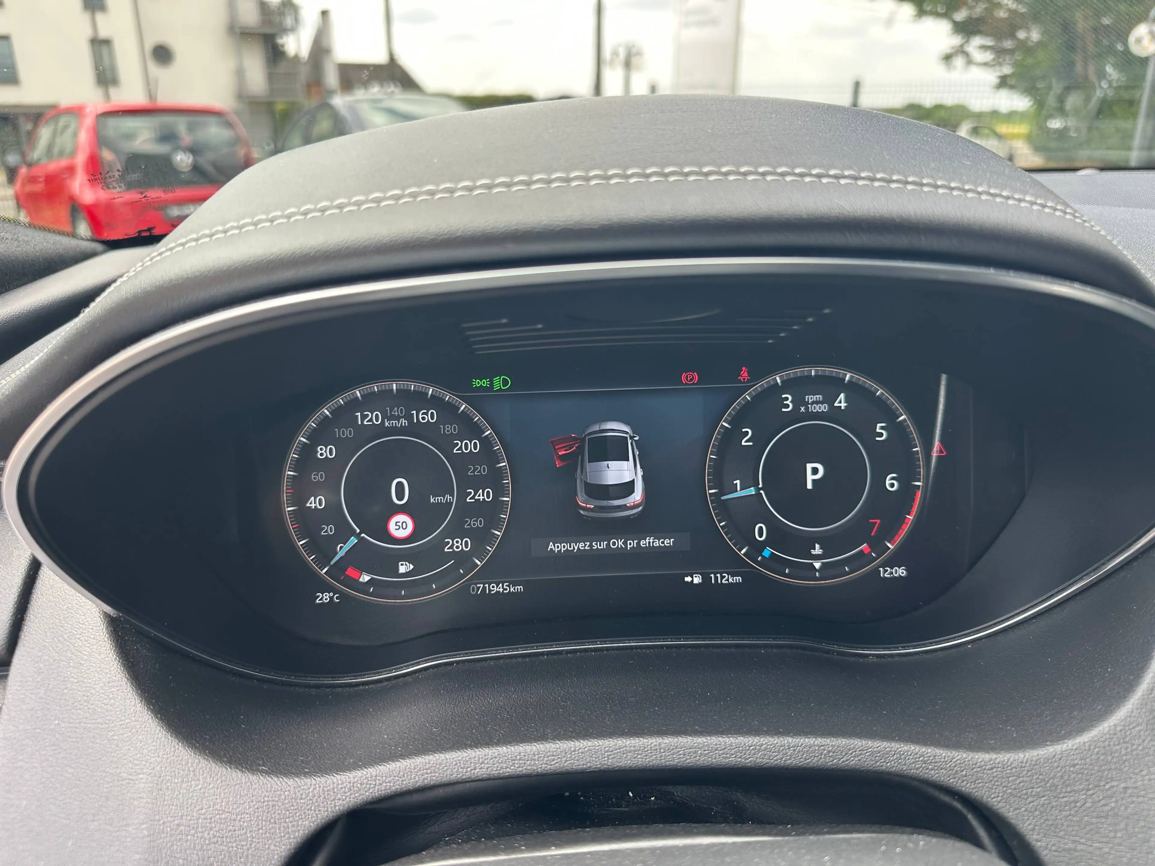 Jaguar E-Pace E-Pace 1.5 R-Dynamic — photo 13