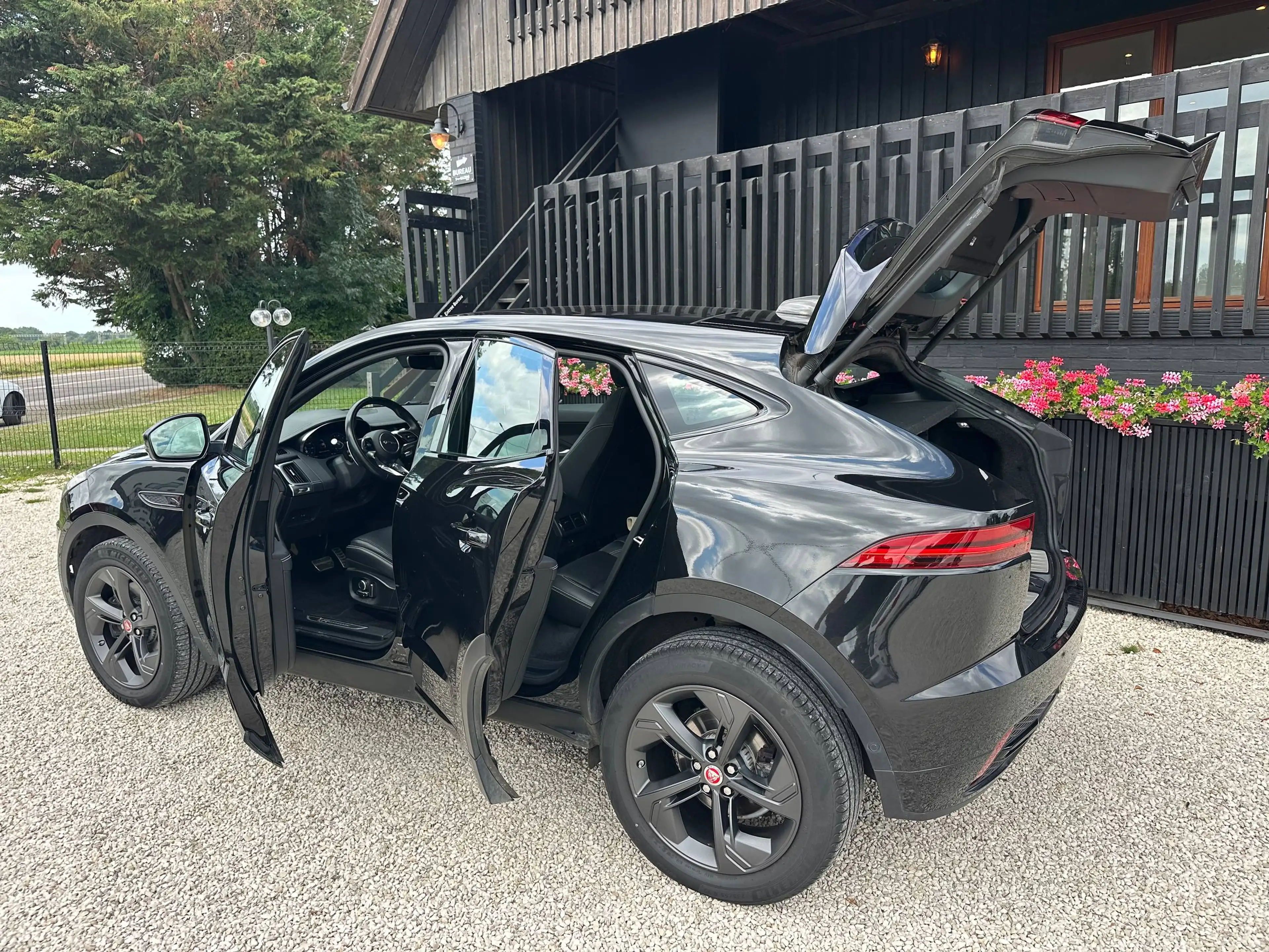 Jaguar E-Pace E-Pace 1.5 R-Dynamic — photo 8