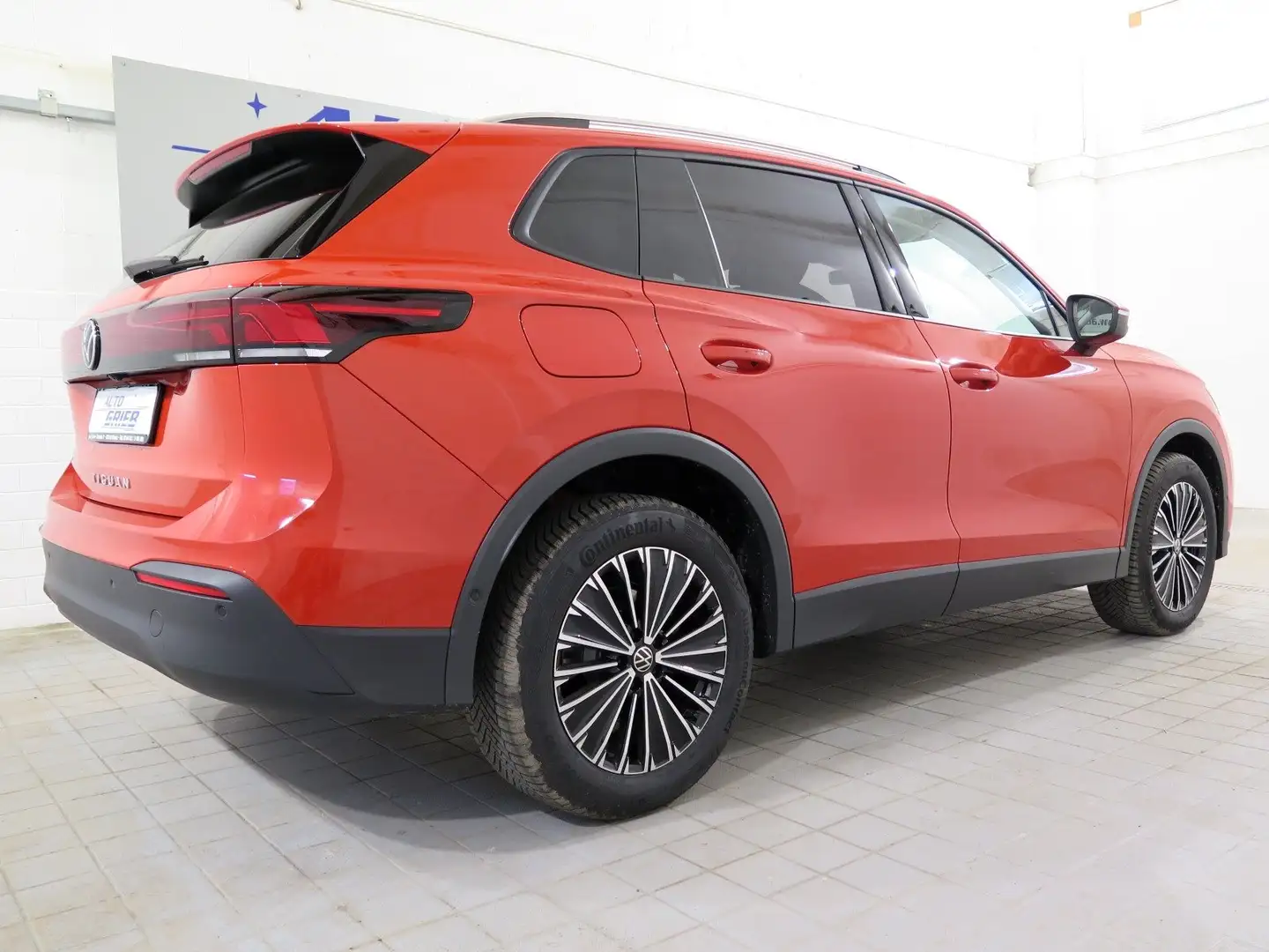 Volkswagen Tiguan 2.0 TDI 110 kW Life, LED, Navi, AHK, ACC, RFK - 2