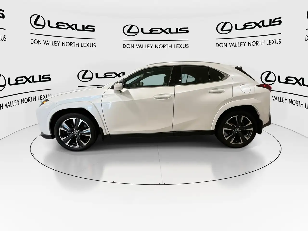 Lexus UX снимка Lexus UX
