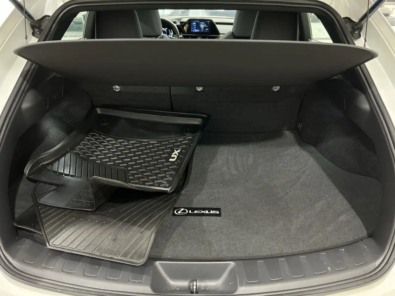 Lexus UX снимка Lexus UX