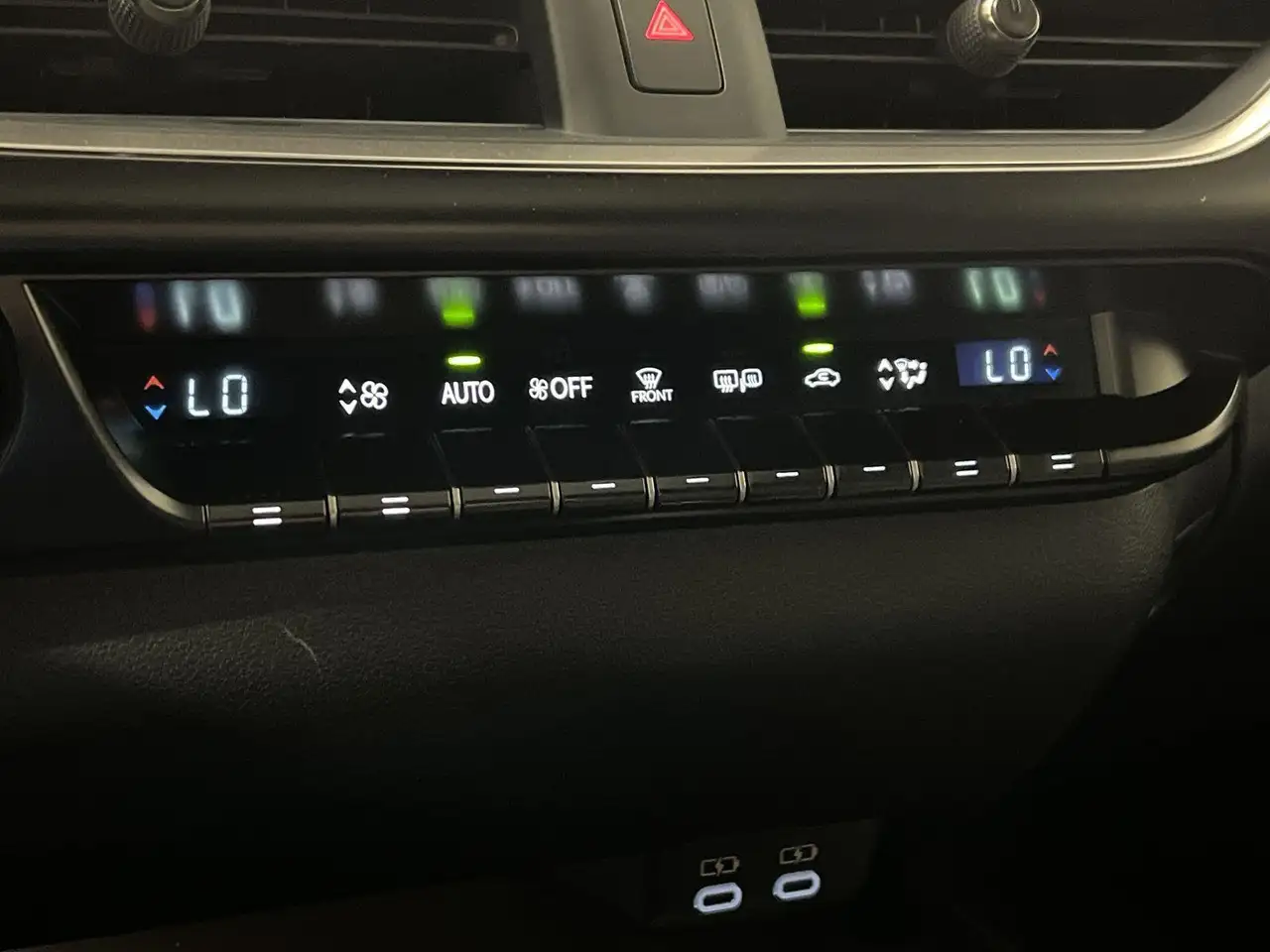 Lexus UX снимка Lexus UX