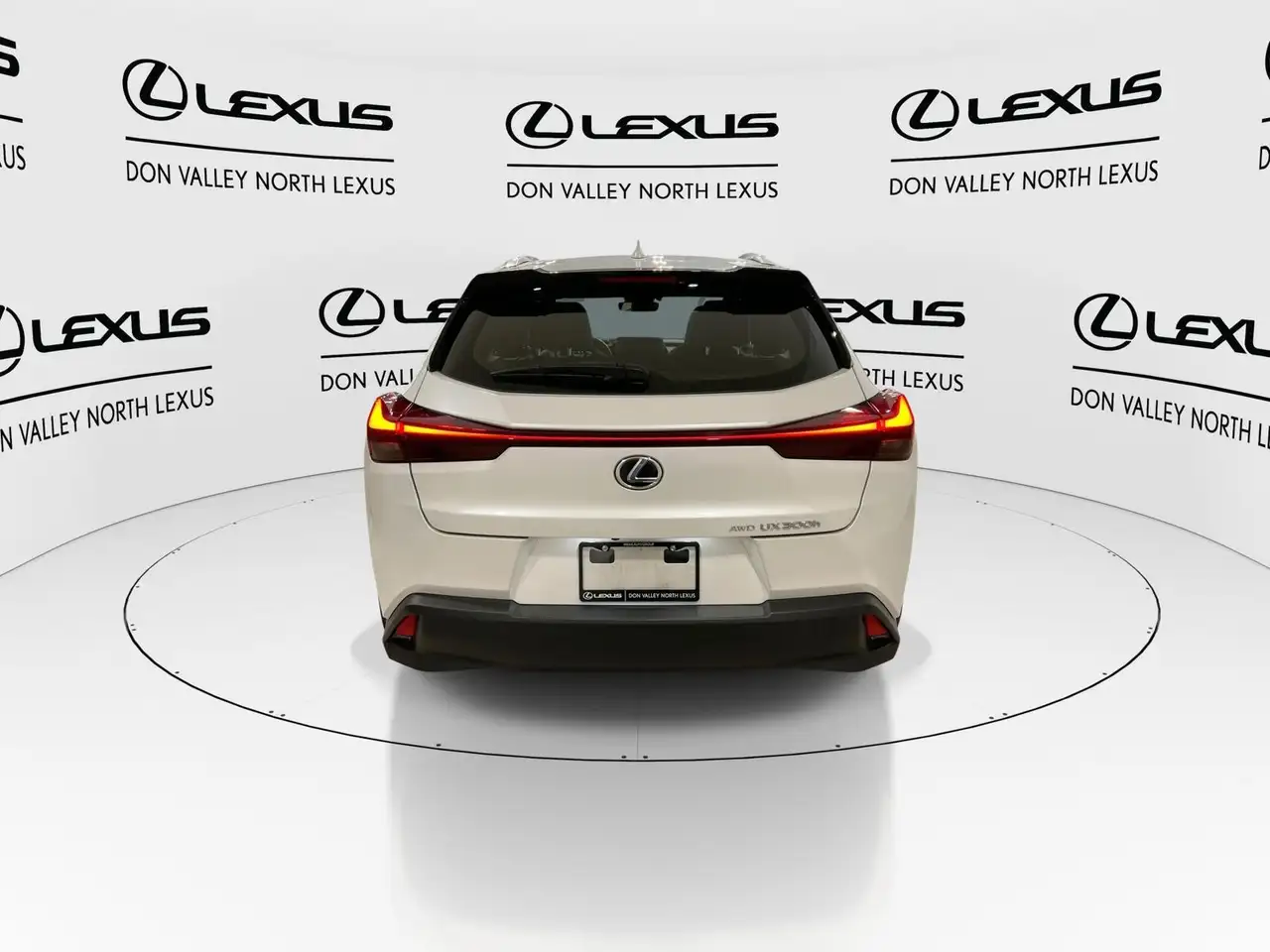 Lexus UX снимка Lexus UX