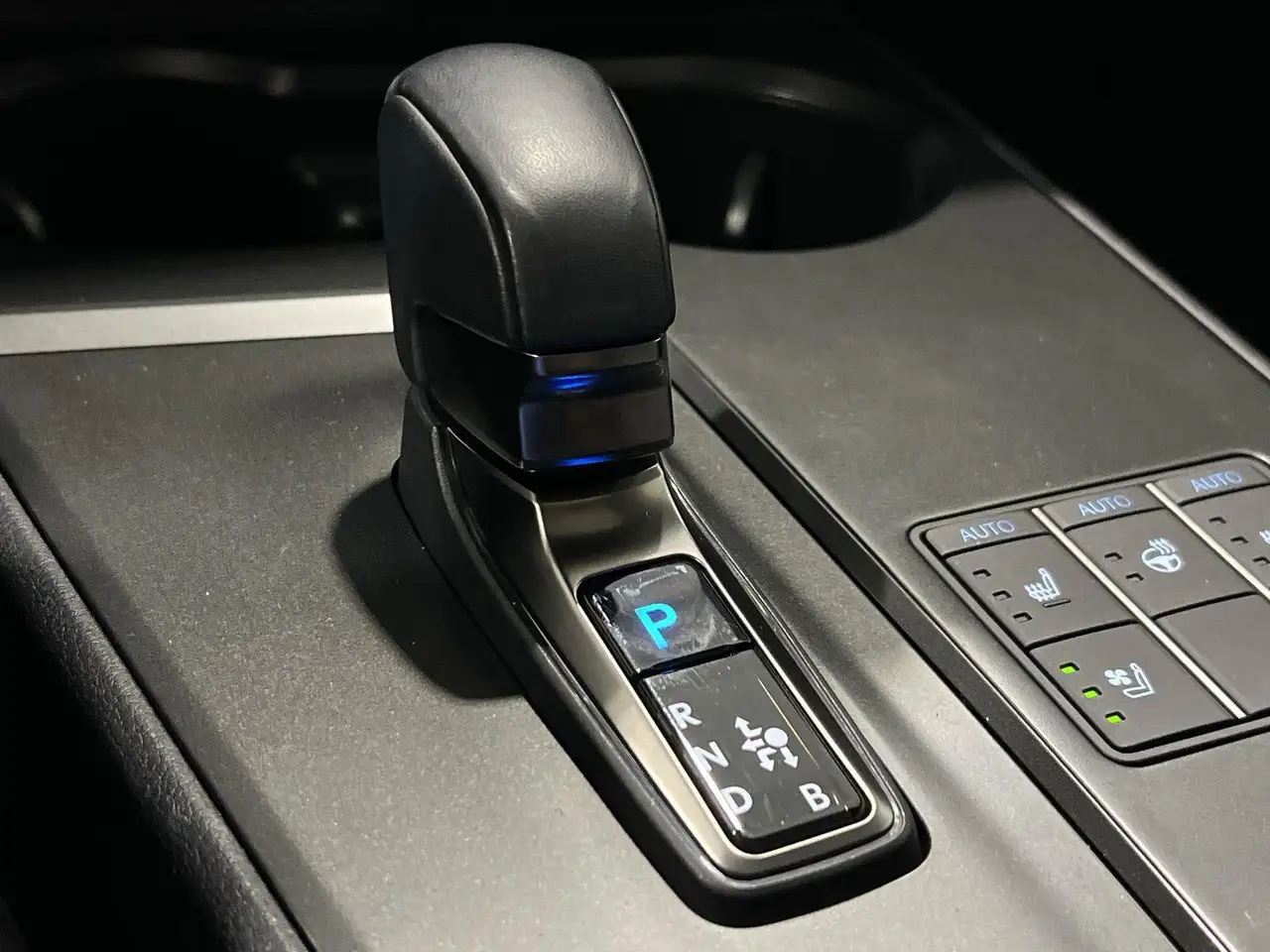 Lexus UX снимка Lexus UX