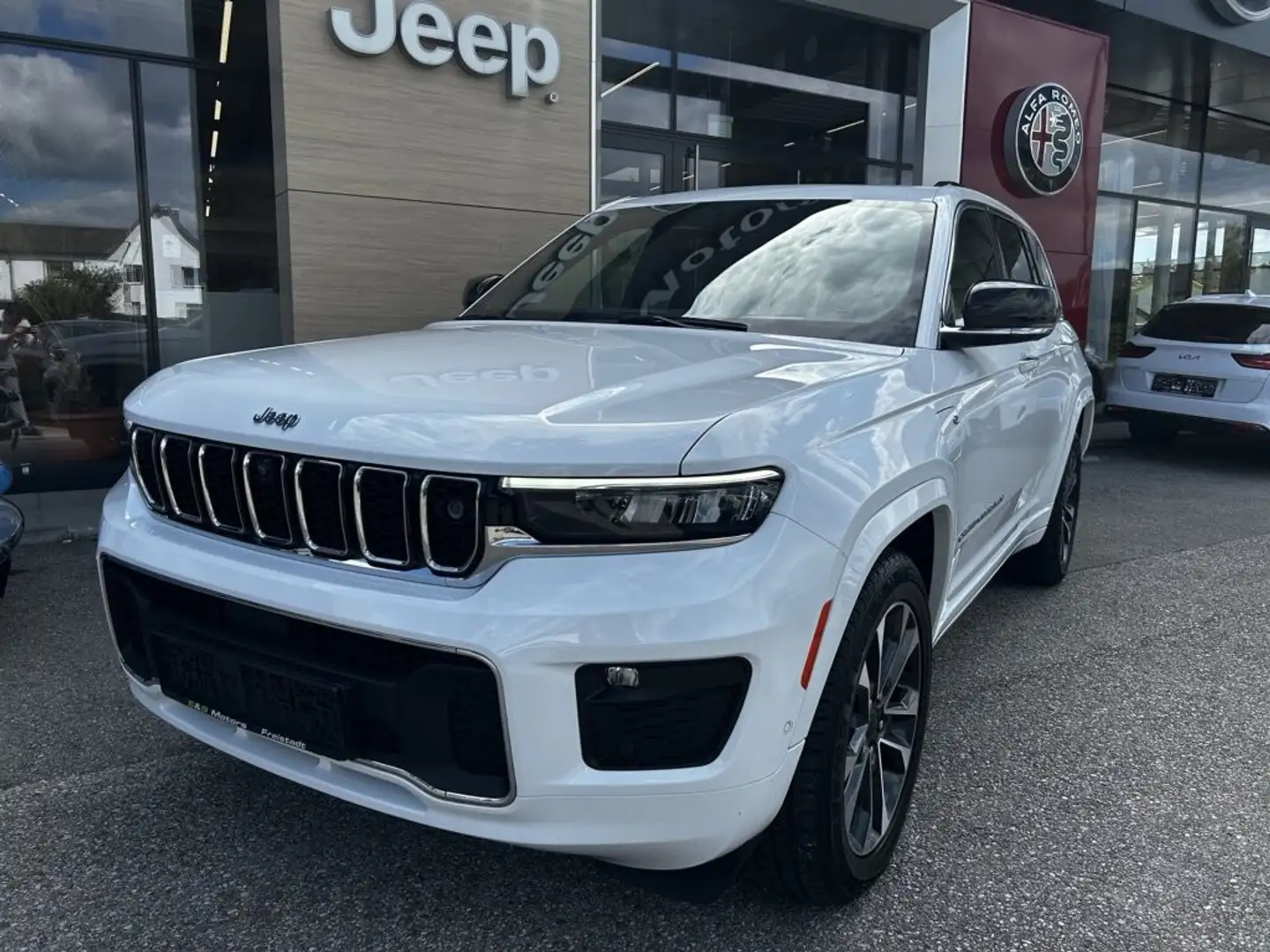 Jeep Grand Cherokee 2.0 PHEV 13,3kWh 380 PS AT 4xe Overland Weiß - 1