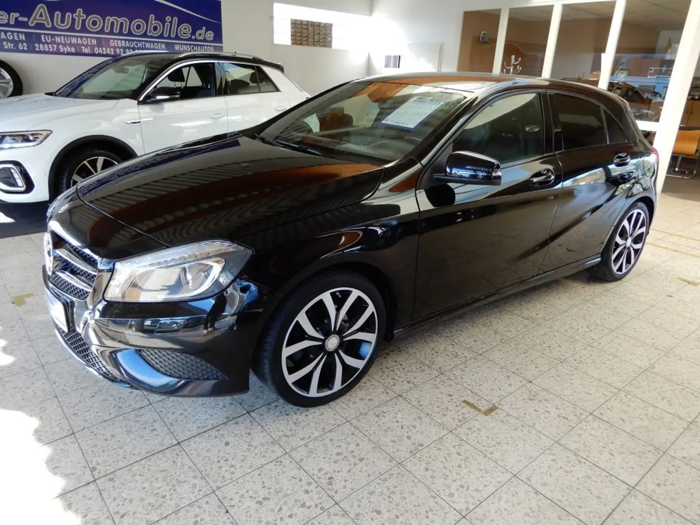 Mercedes-Benz A 180 7G-DCT Style Navi , Xenon Night-Paket Schwarz - 1