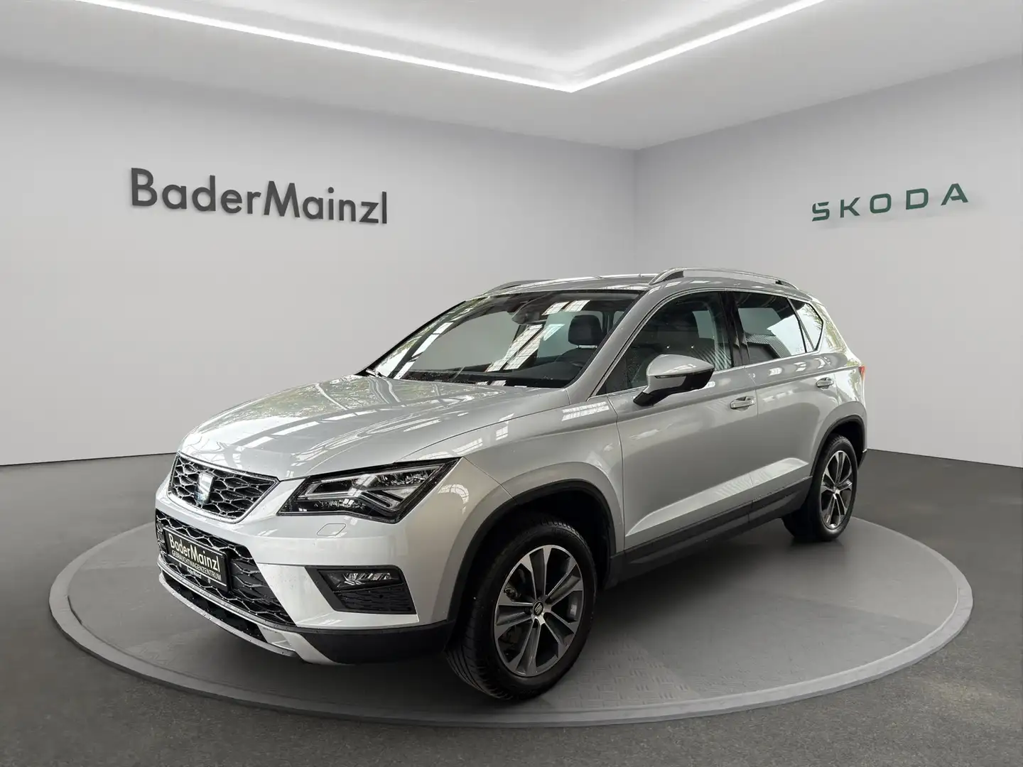 SEAT Ateca 1.5 TSI LED RFK SHZ Silber - 1