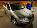 Skoda Octavia Combi Scout 2,0 TDI PD DPF 4x4 - thumbnail 1