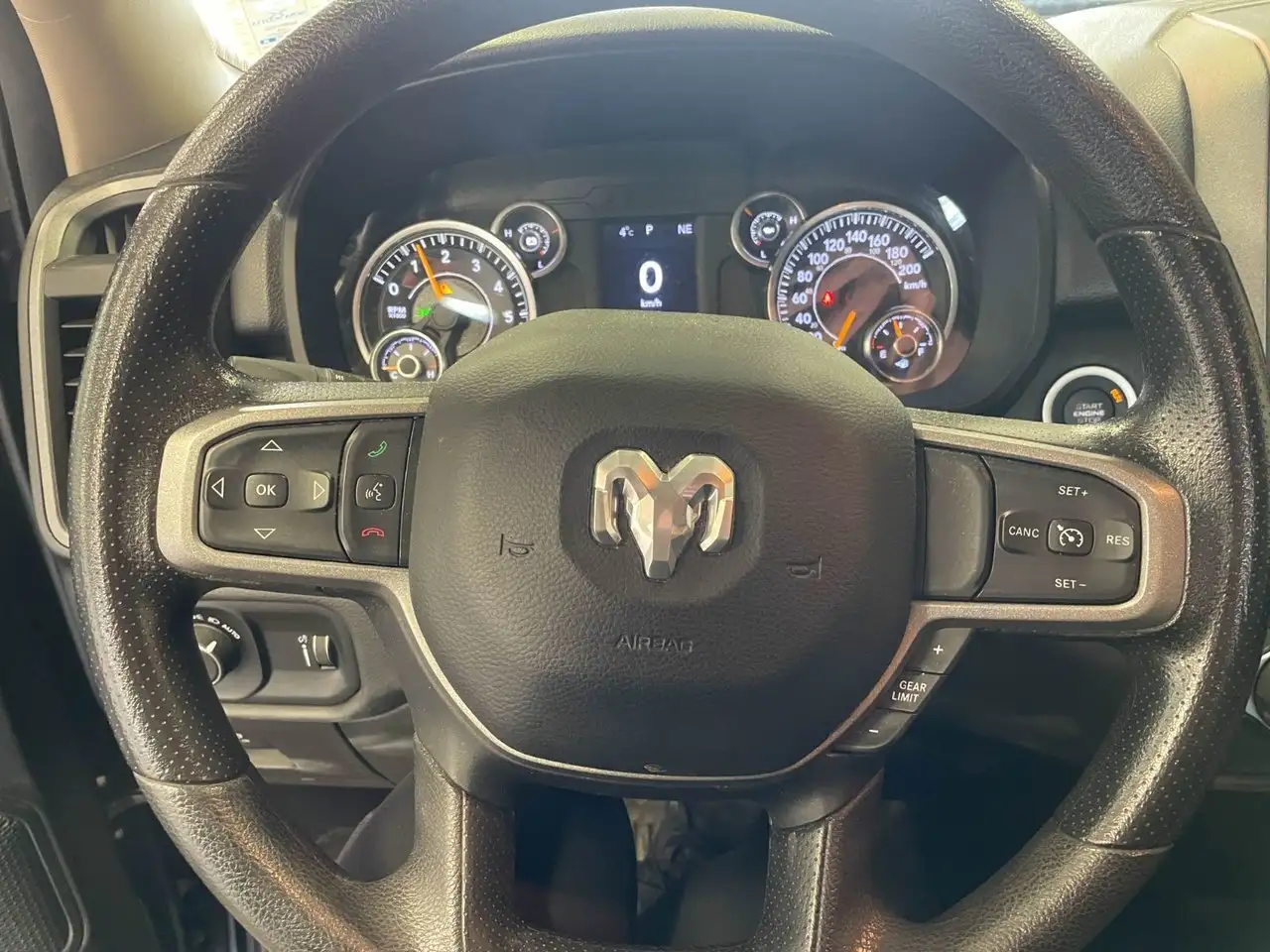 RAM 1500 снимка RAM 1500