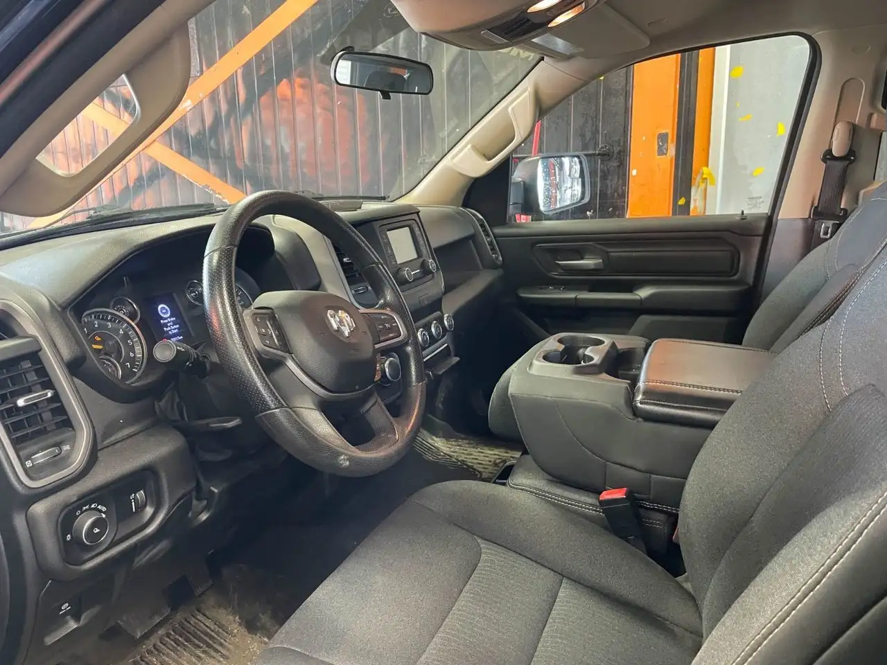 RAM 1500 снимка RAM 1500
