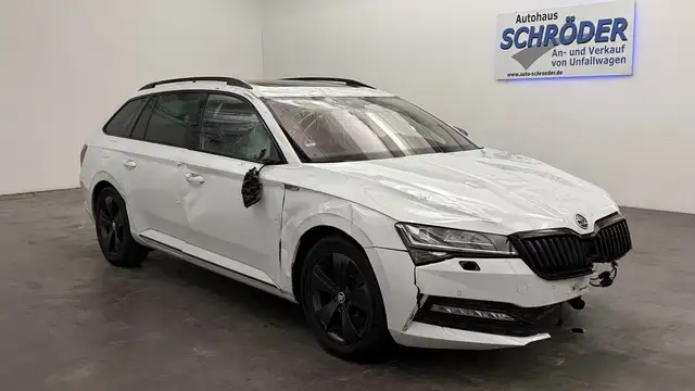 Skoda Superb Combi 2.0 TSI Sportline DSG *Pano*ACC*