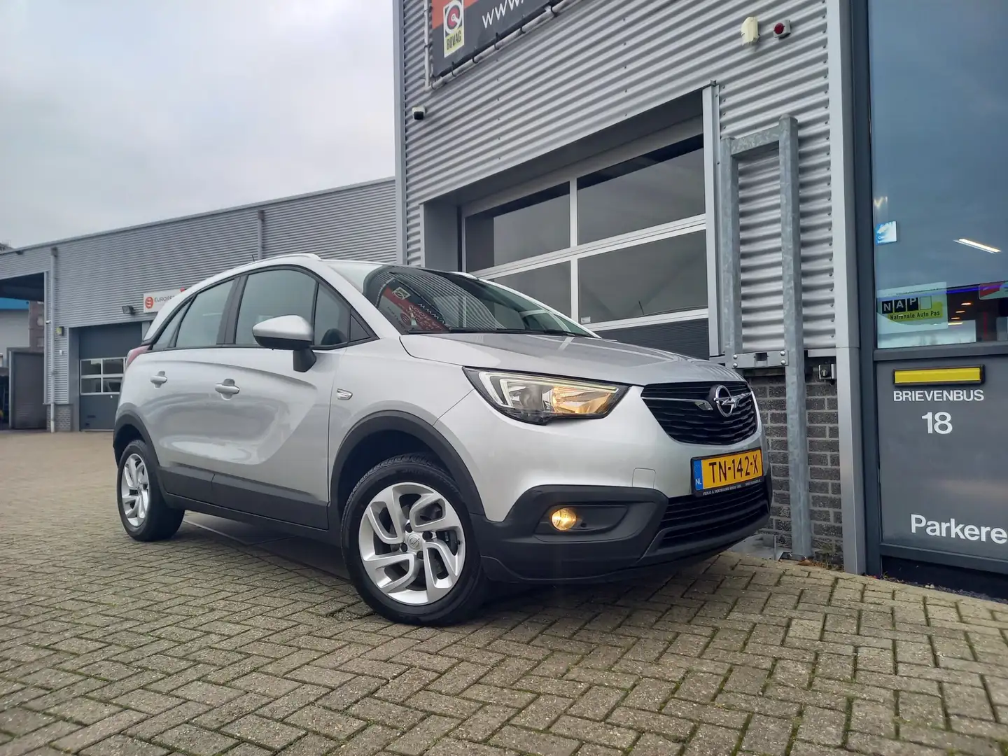 Opel Crossland X 1.2 Turbo Innovation - NL AUTO - 1 EIGENAAR - CARP Gris - 2