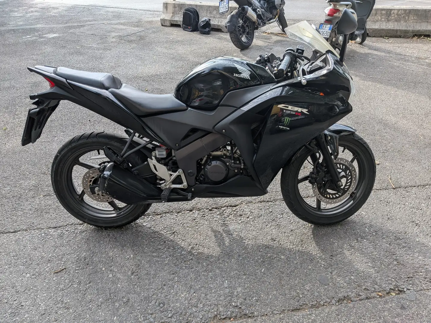 Honda CBR 125 r Nero - 2