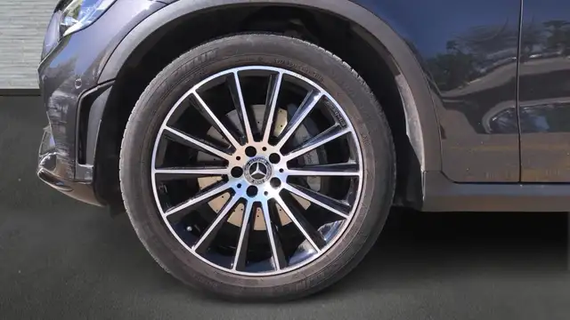 Mercedes-Benz GLC view 5