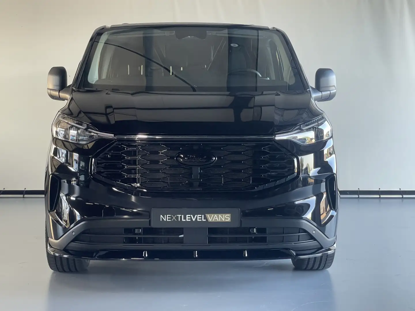 Ford Transit Custom 320 2.0 TDCI L2H1 Camera / Apple Carplay / Led Schwarz - 2