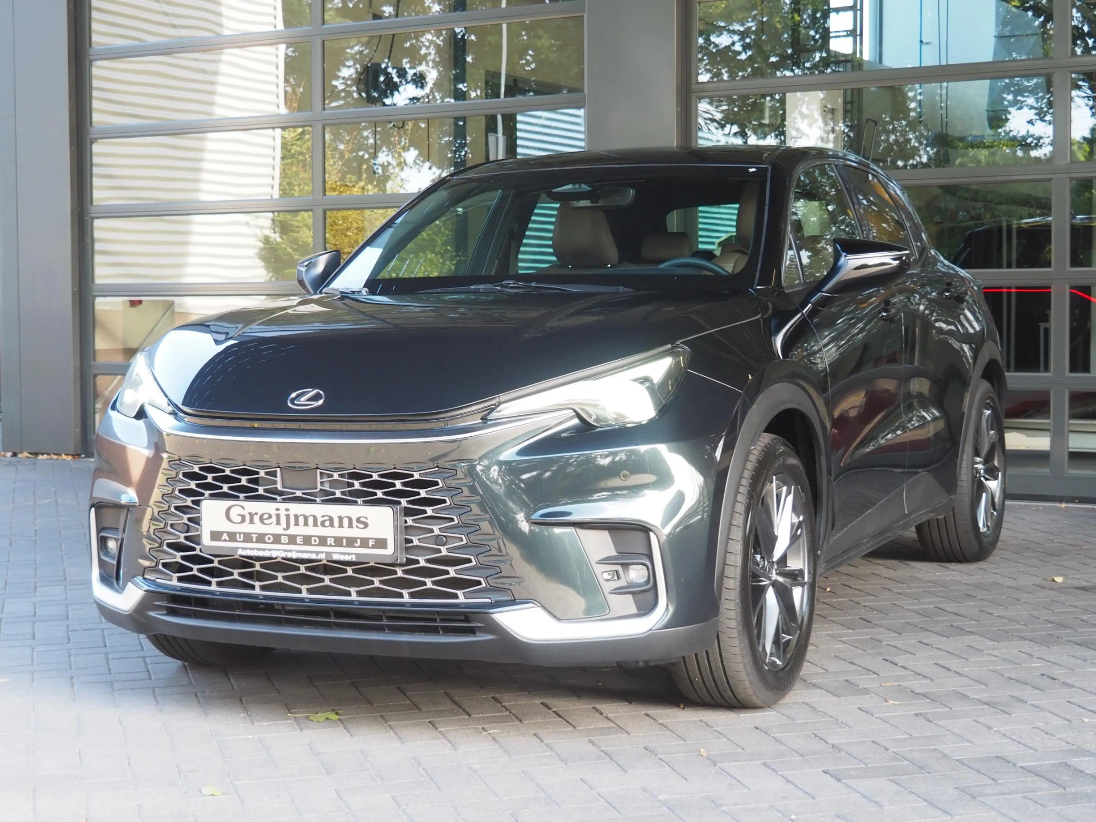 Lexus LBX 1.5 Elegant 2WD — photo 11