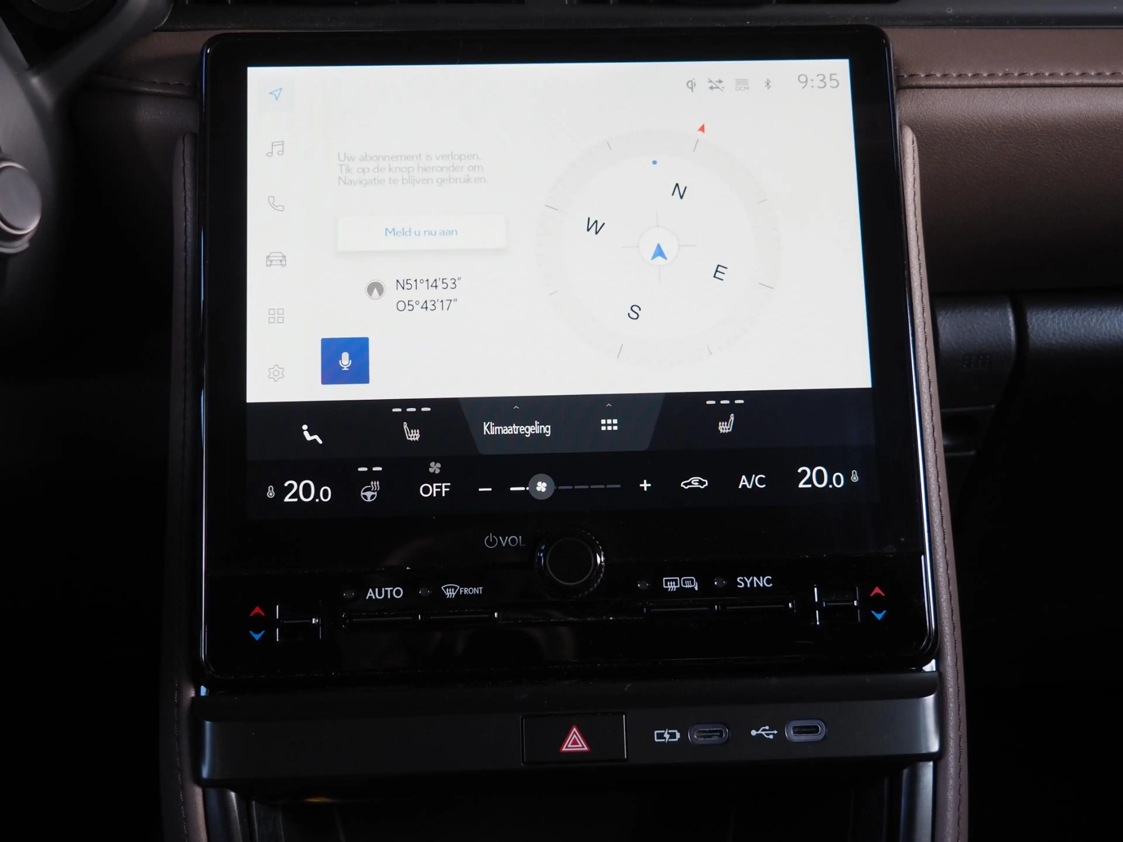 Lexus LBX 1.5 Elegant 2WD — photo 18