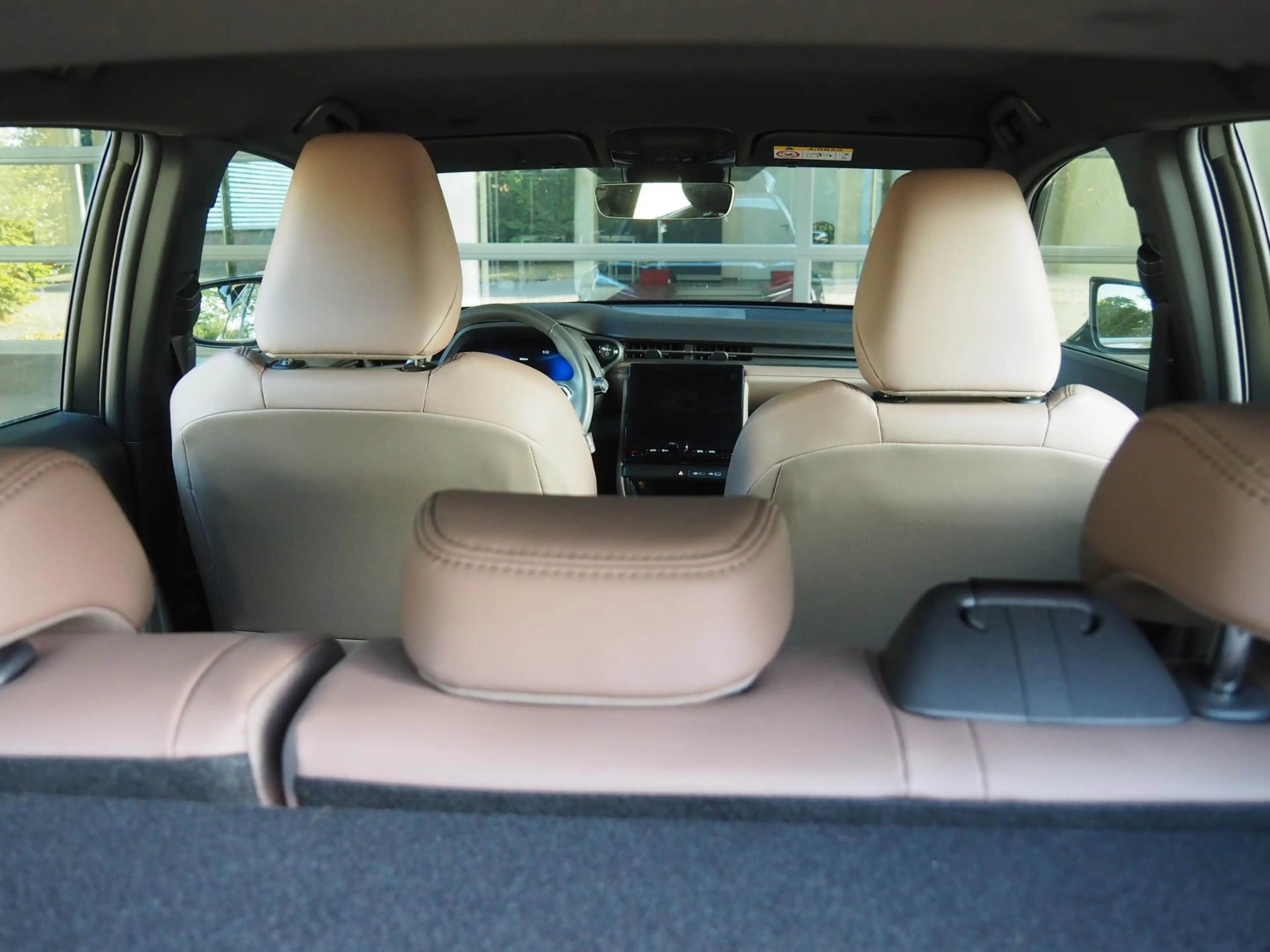 Lexus LBX 1.5 Elegant 2WD — photo 13