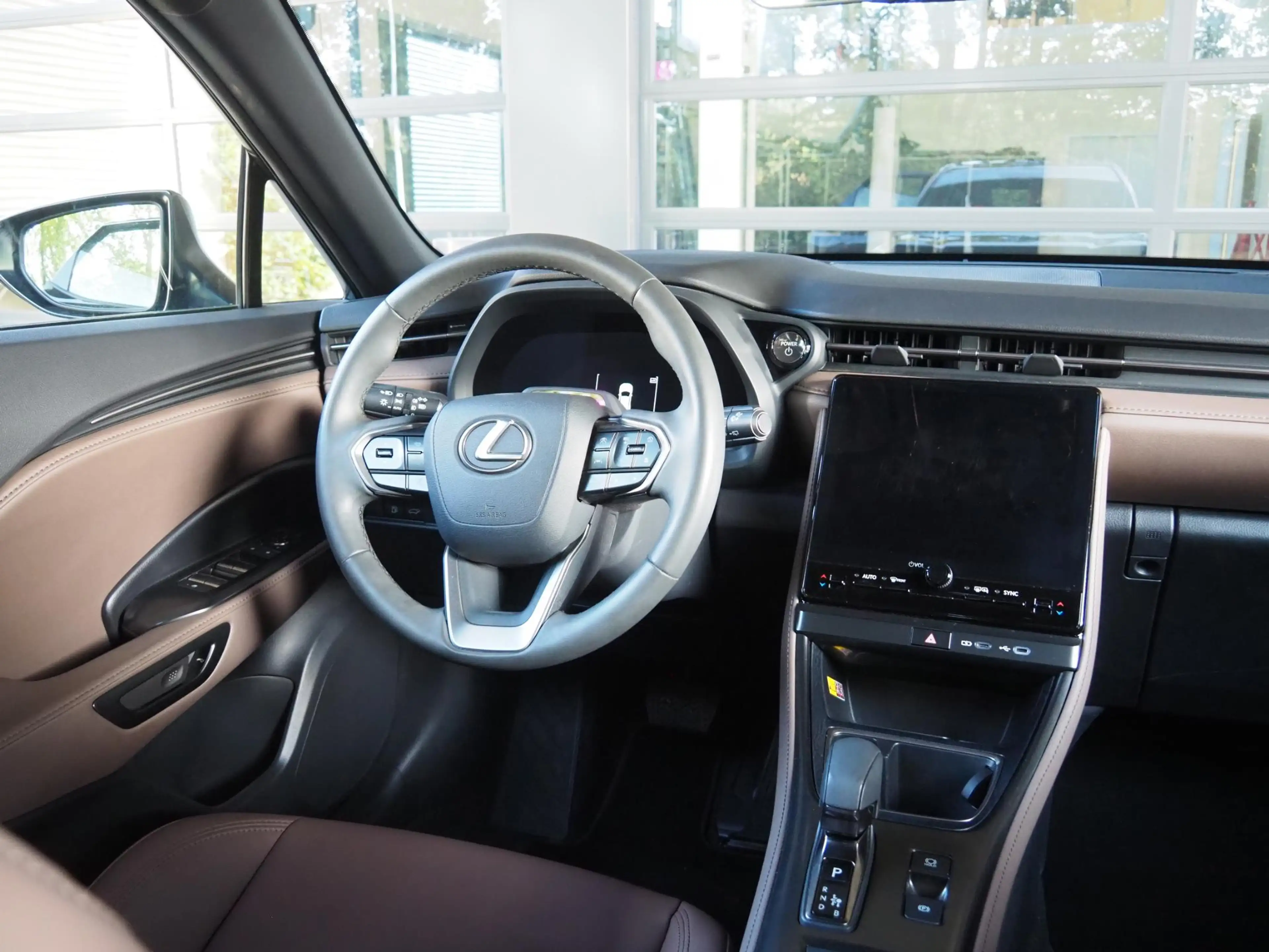 Lexus LBX 1.5 Elegant 2WD — photo 15