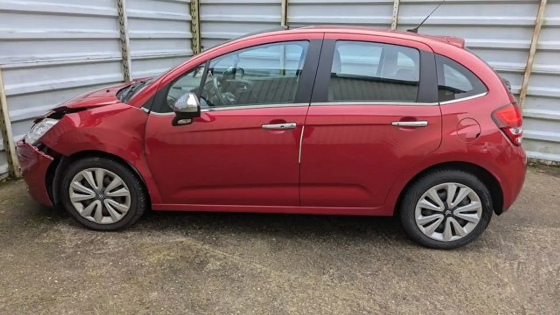 Citroen C3 1.4 VTi 95 Selection*Leichter Frontschaden* Rot - 2