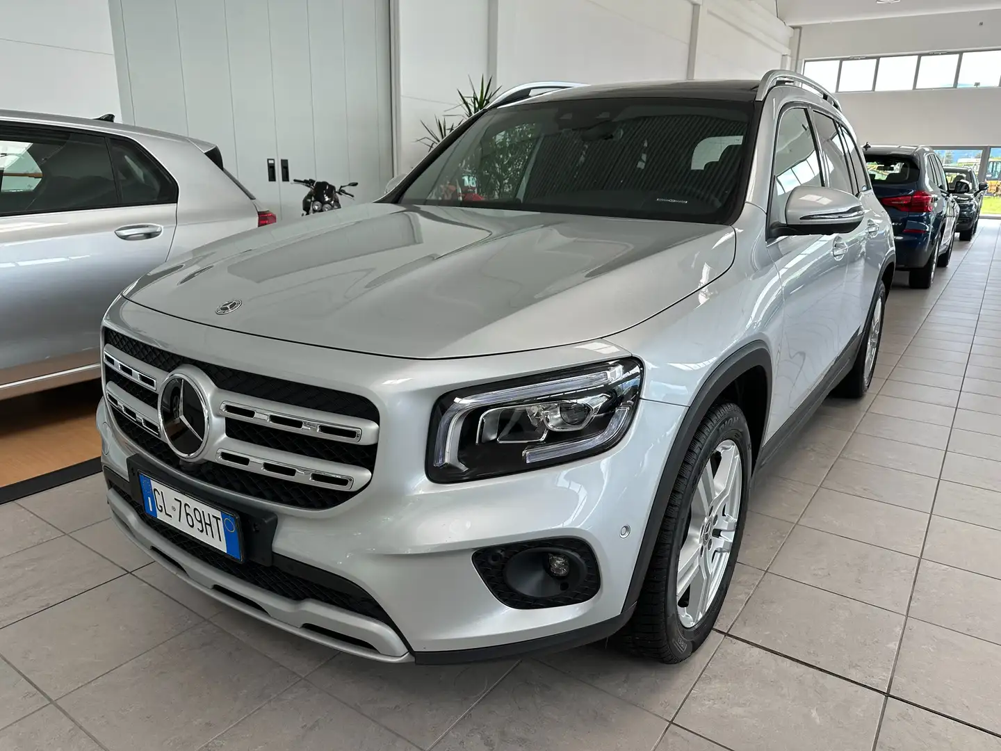 Mercedes-Benz GLB 200 GLB 200 d Business Extra auto Stříbrná - 1