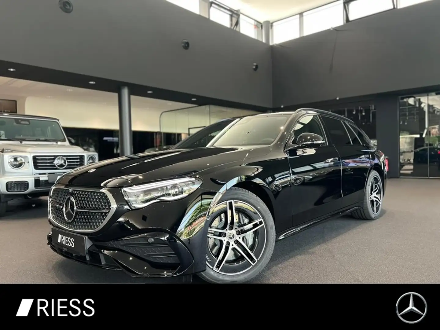 Mercedes-Benz E 300 de T 4M AMG+AIRMATIC+AHK+HUD+DISTR+DIGI L+ Schwarz - 1
