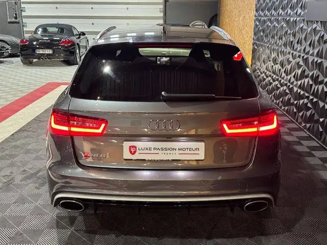 Audi RS6 view 5