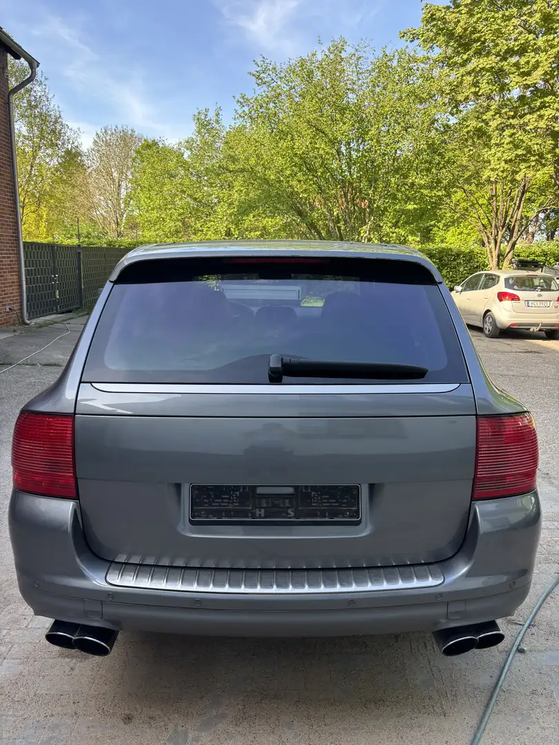 Porsche Cayenne Tiptronic S - 2