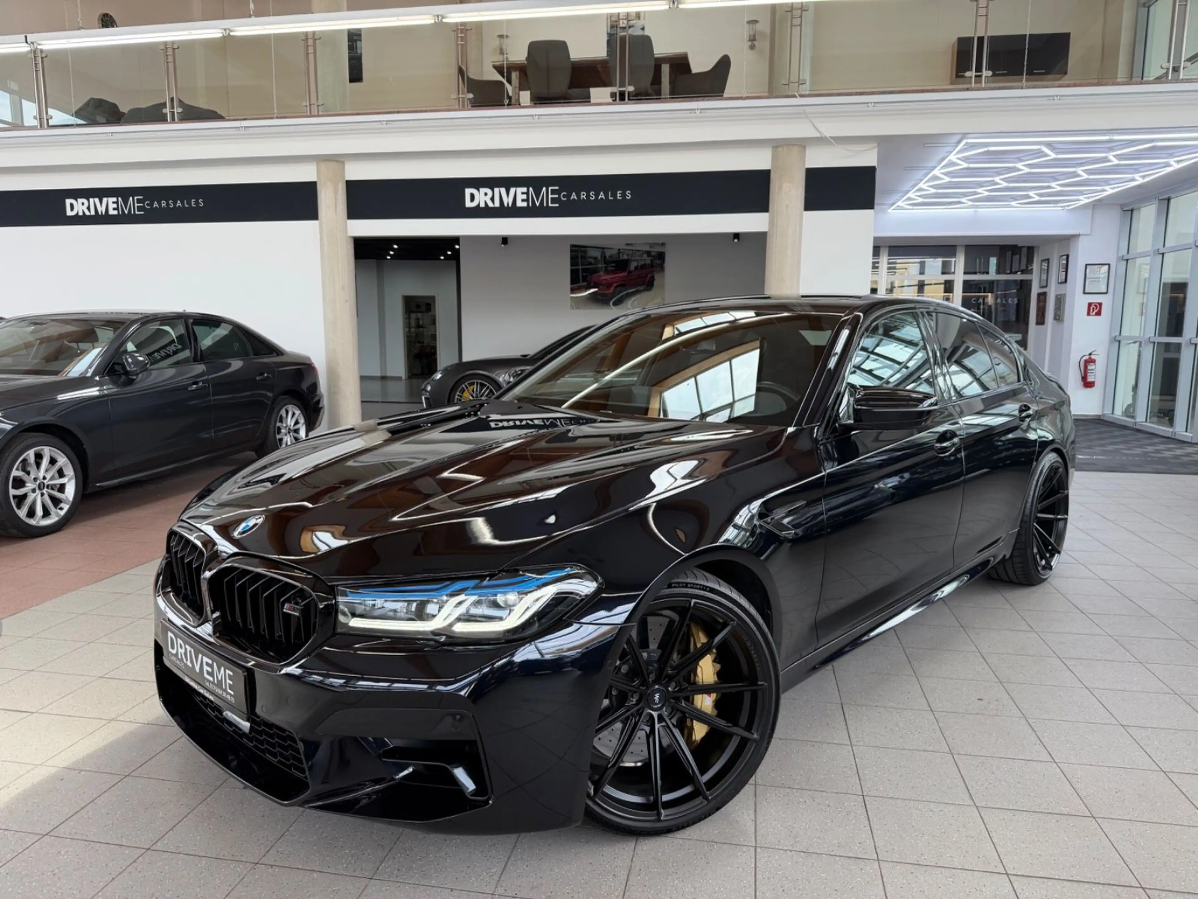BMW M5 Lim. Comp. M Driver´s Pack. Keramik AKRA